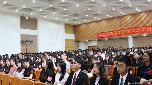 认真聆听的同学们 (2)_.jpg