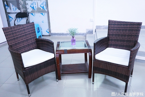 聊天室布置示范.jpg 聊天室布置示范.jpg