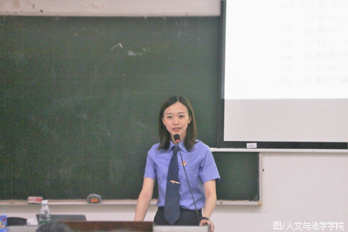 07级法学员工钟鸣亮发表演讲.jpg