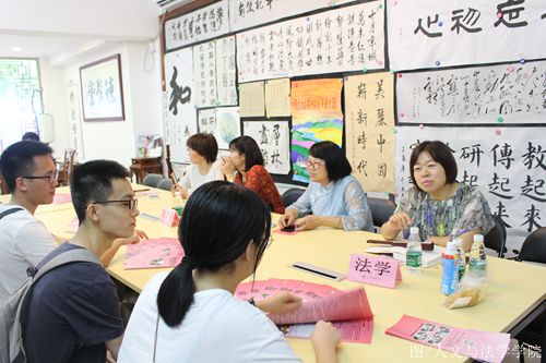 咨询现场_副本.jpg