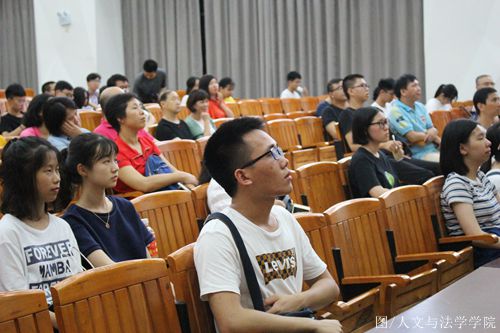 认真听讲的员工_副本.jpg